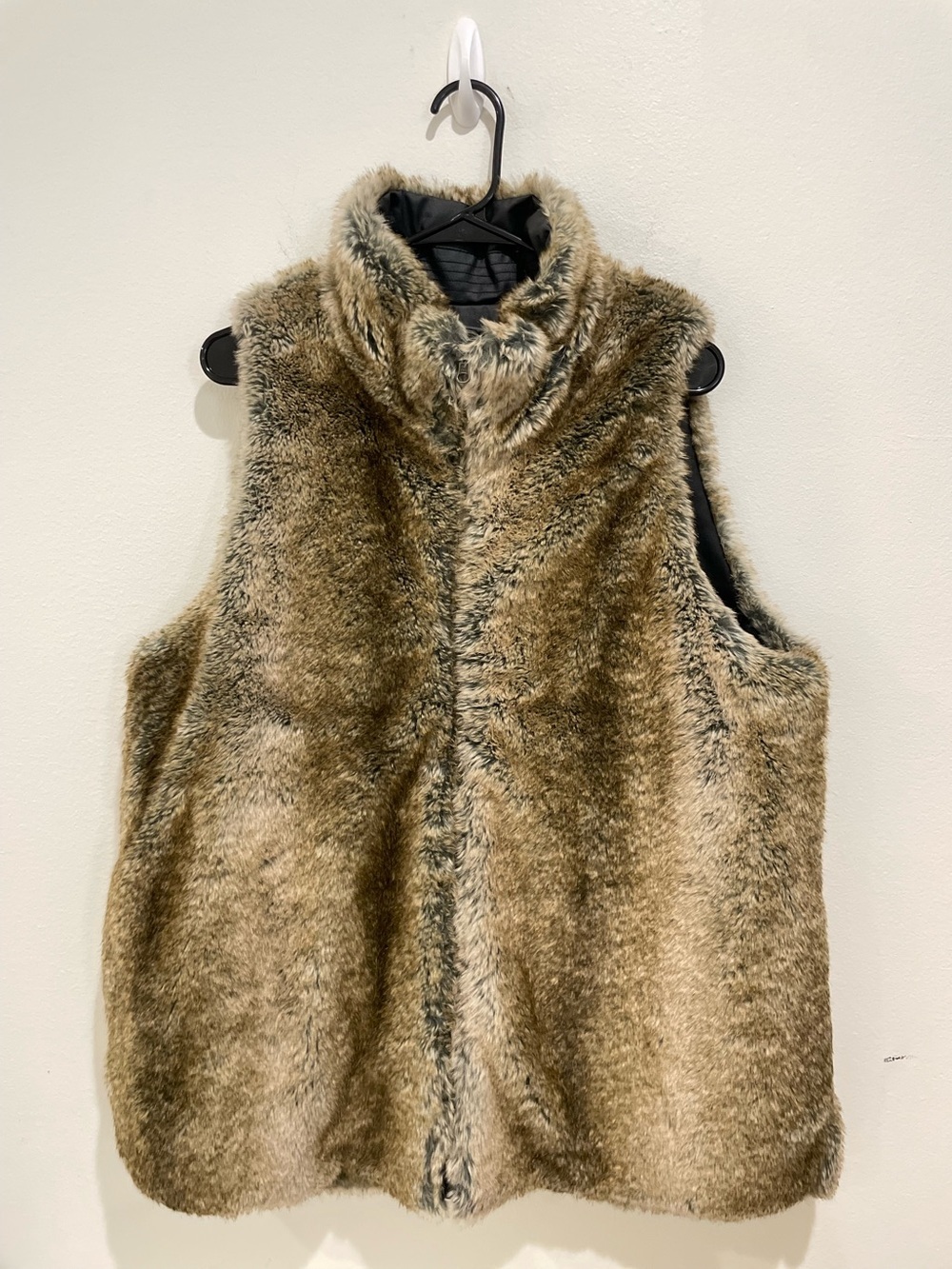 Tuckernuck Emilia Reversible Faux Fur Faux Leather Vest Jacket Size XL